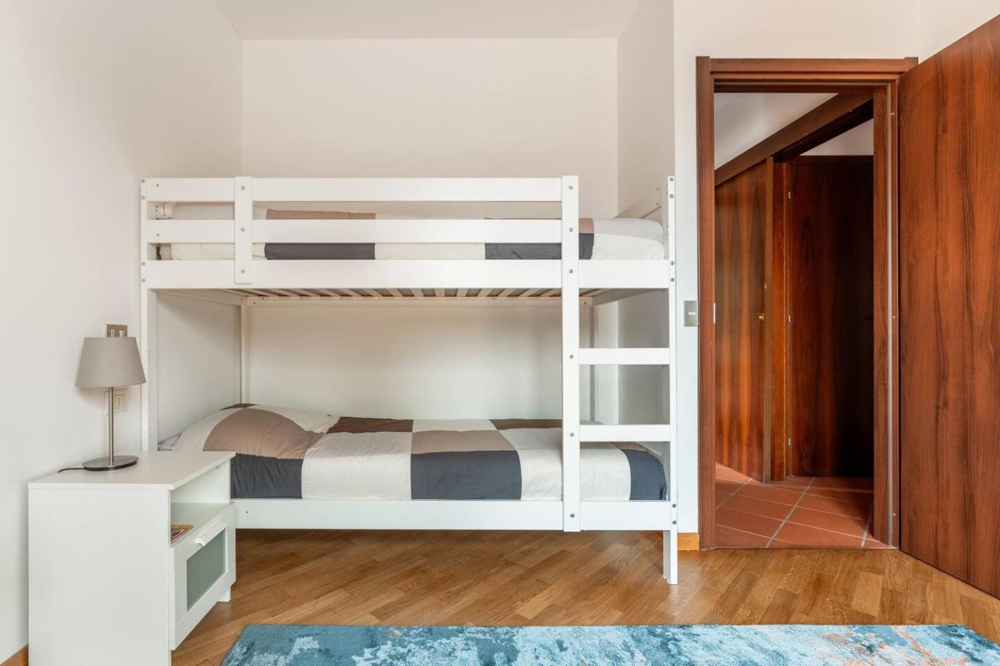 Nave Home Vacation - Entire Apartament Флоренция Экстерьер фото