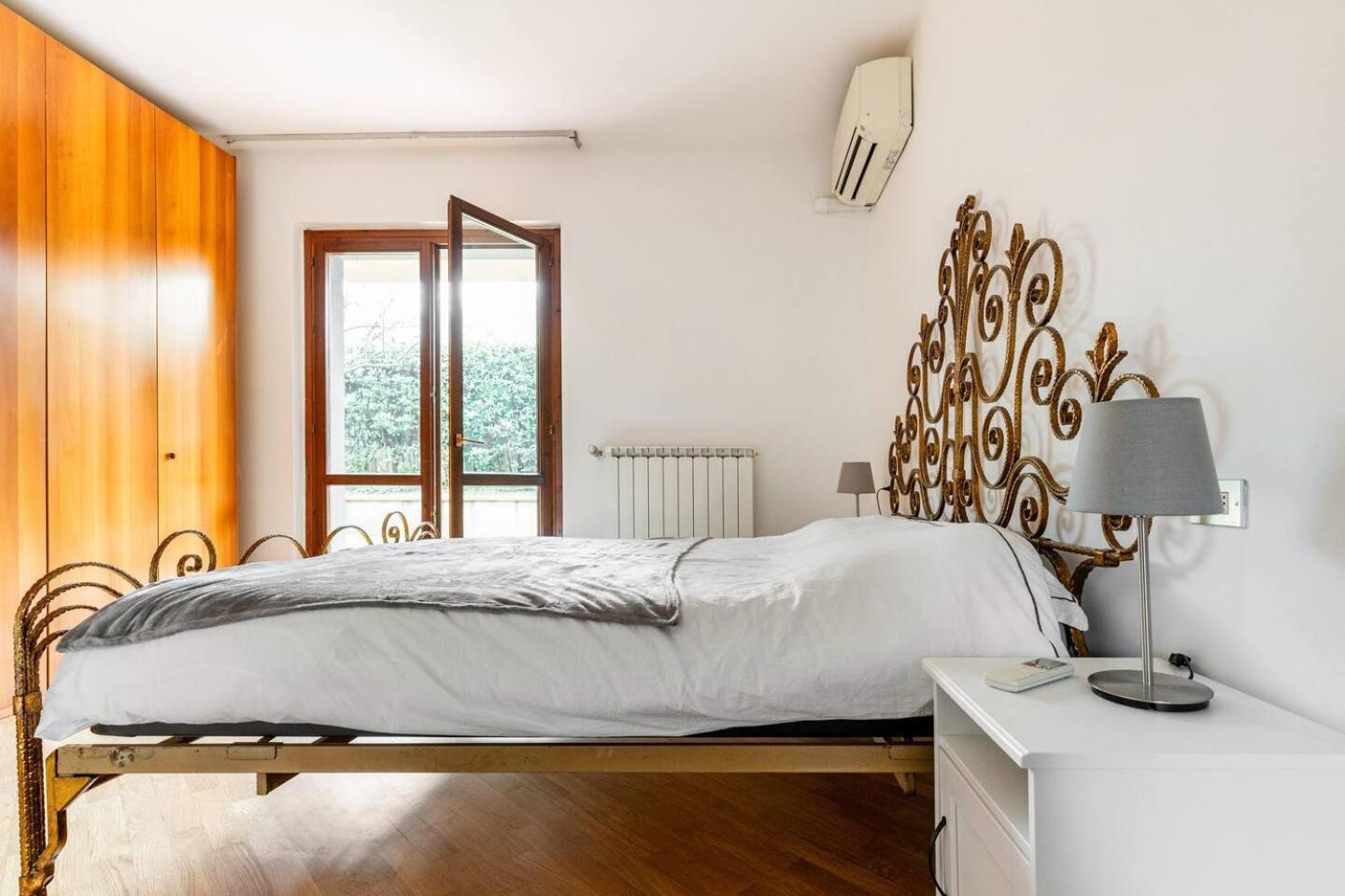 Nave Home Vacation - Entire Apartament Флоренция Экстерьер фото