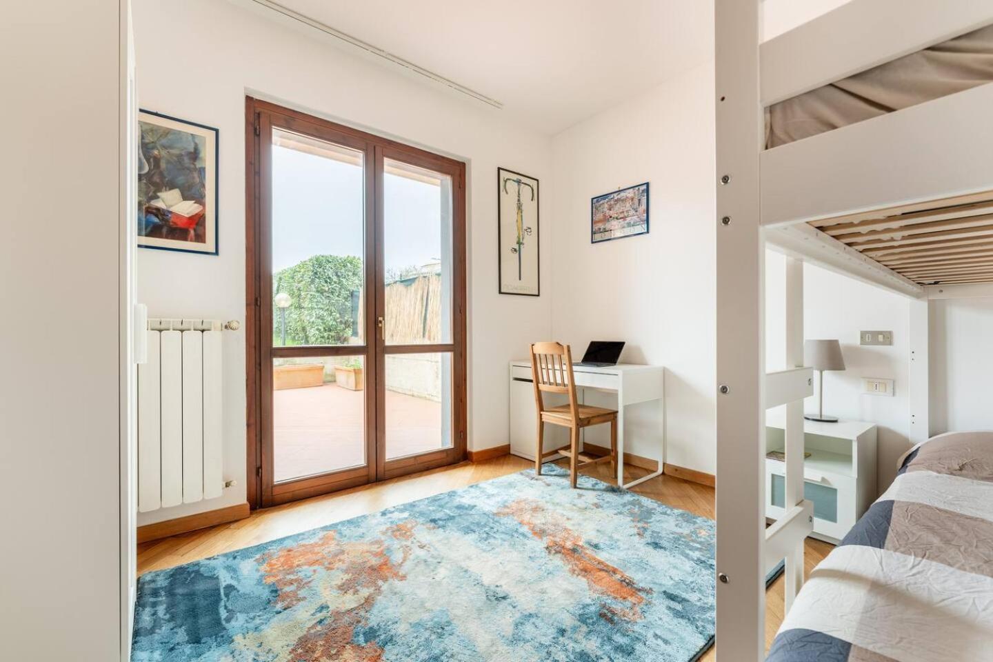 Nave Home Vacation - Entire Apartament Флоренция Экстерьер фото