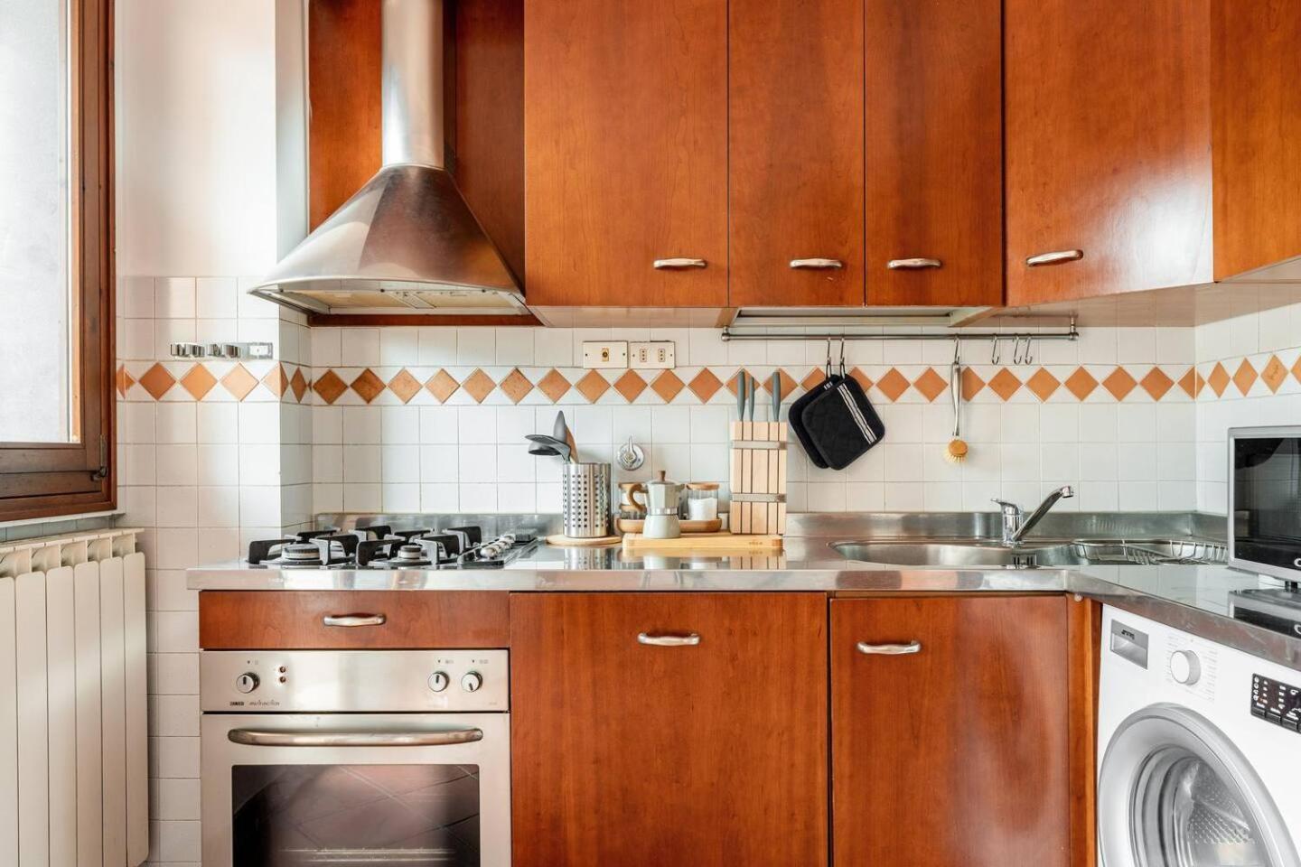 Nave Home Vacation - Entire Apartament Флоренция Экстерьер фото