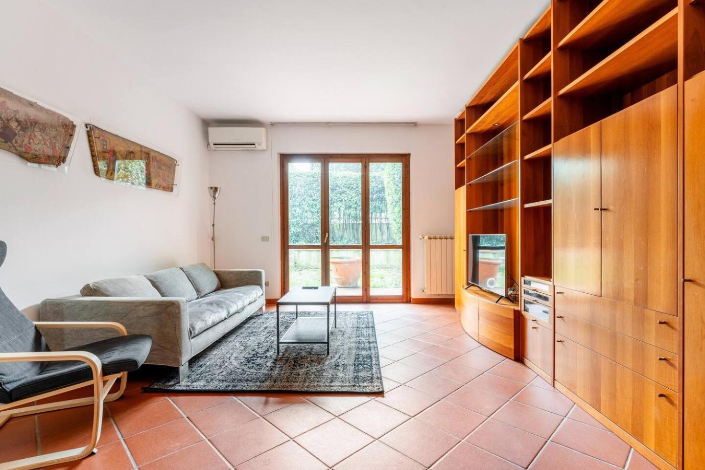 Nave Home Vacation - Entire Apartament Флоренция Экстерьер фото
