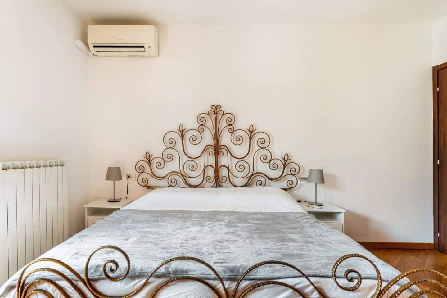 Nave Home Vacation - Entire Apartament Флоренция Экстерьер фото